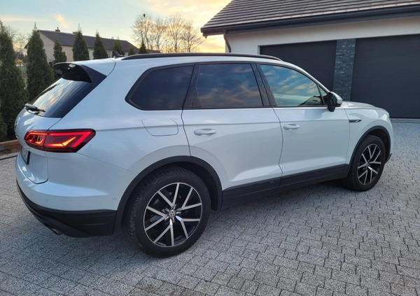 Volkswagen Touareg cena 169986 przebieg: 129900, rok produkcji 2019 z Warszawa małe 436